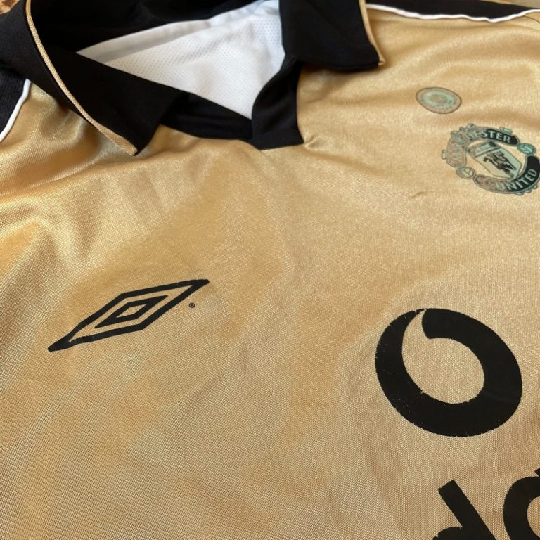 Manchester United authentic 2001/2002 100th anniversary reversible Jersey